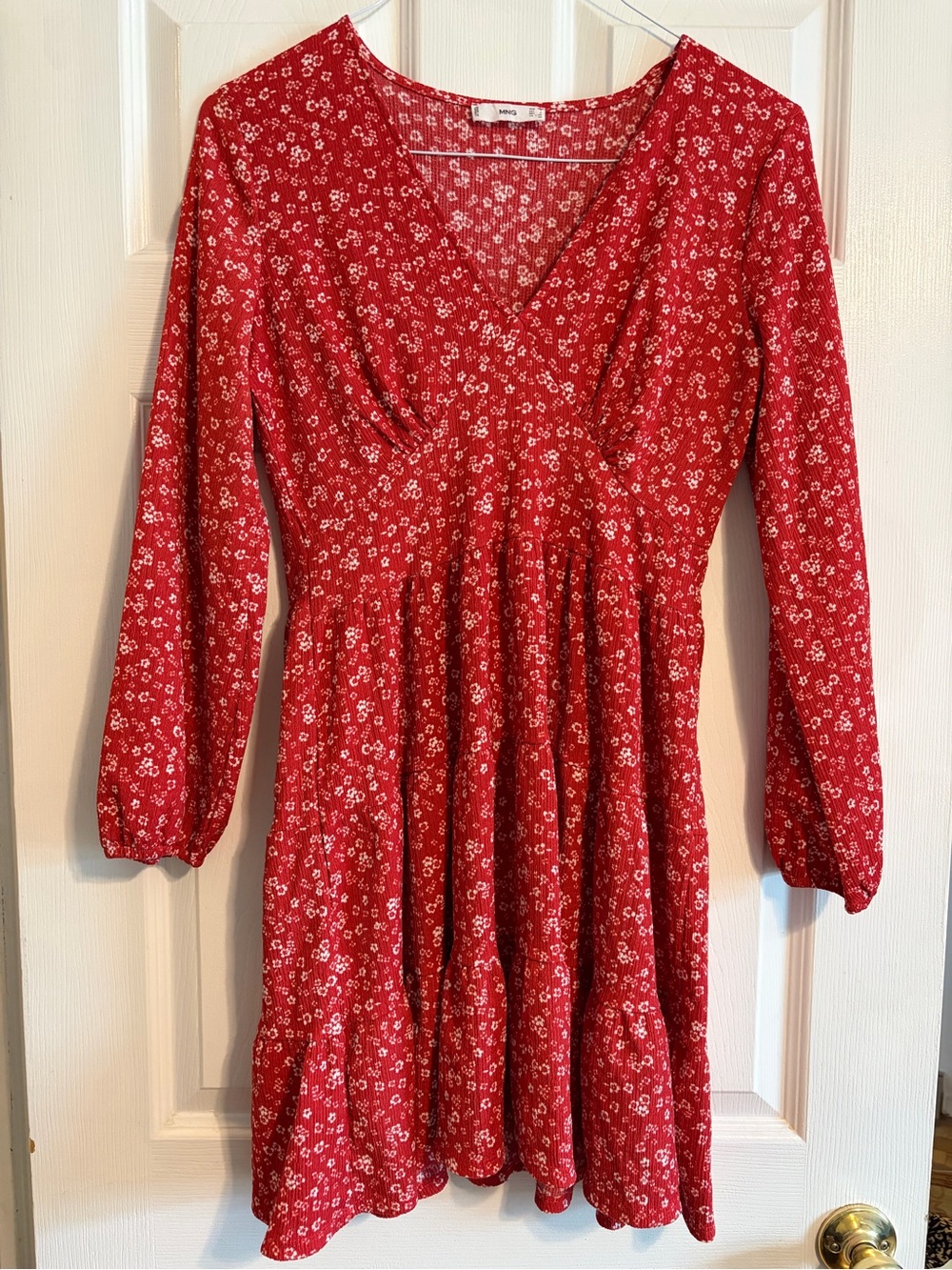 MNG Mango Red Floral V-Neck Tiered Mini Dress Puff Sleeve Textured Stretch Sz 6